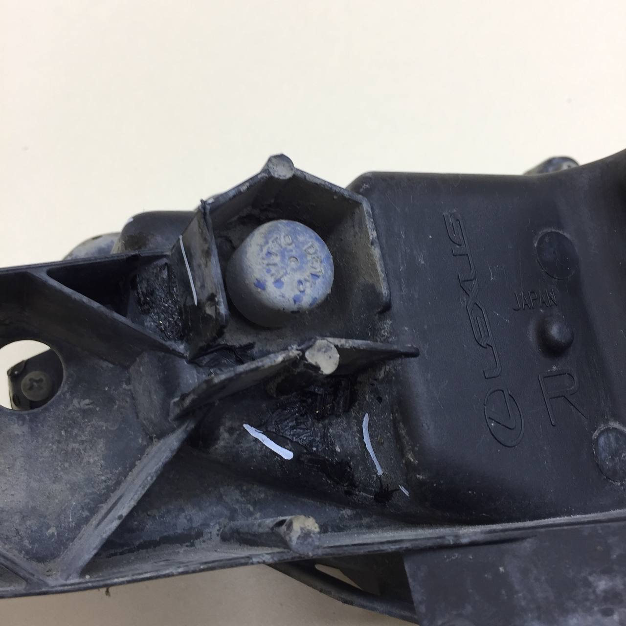 Фара противотуманная правая Lexus LX450D/570 2015>