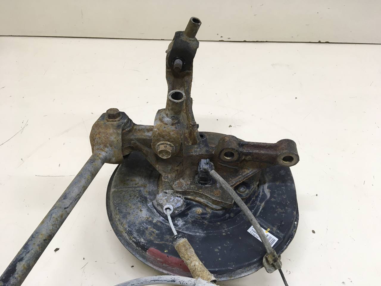 Кулак поворотный задний левый Toyota Camry (XV50) 2011-2017