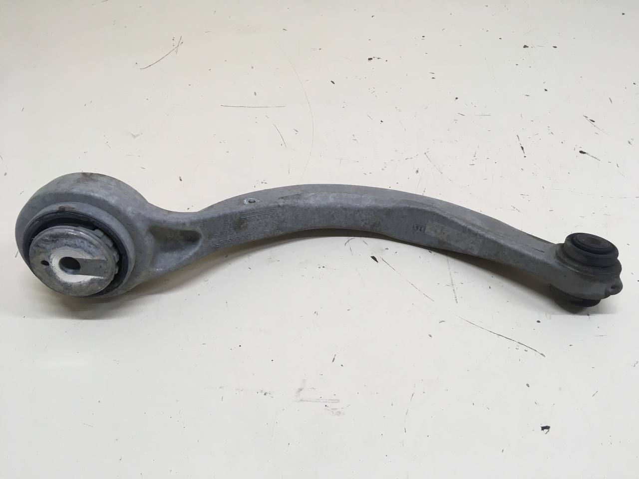 Рычаг передний Jaguar XE (760) 2014-2021