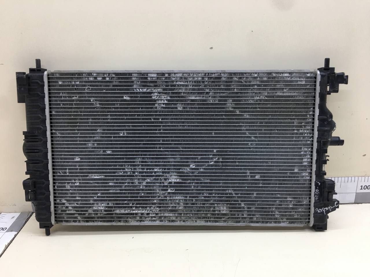 Радиатор охлаждения двигателя Opel Astra J 2010-2017