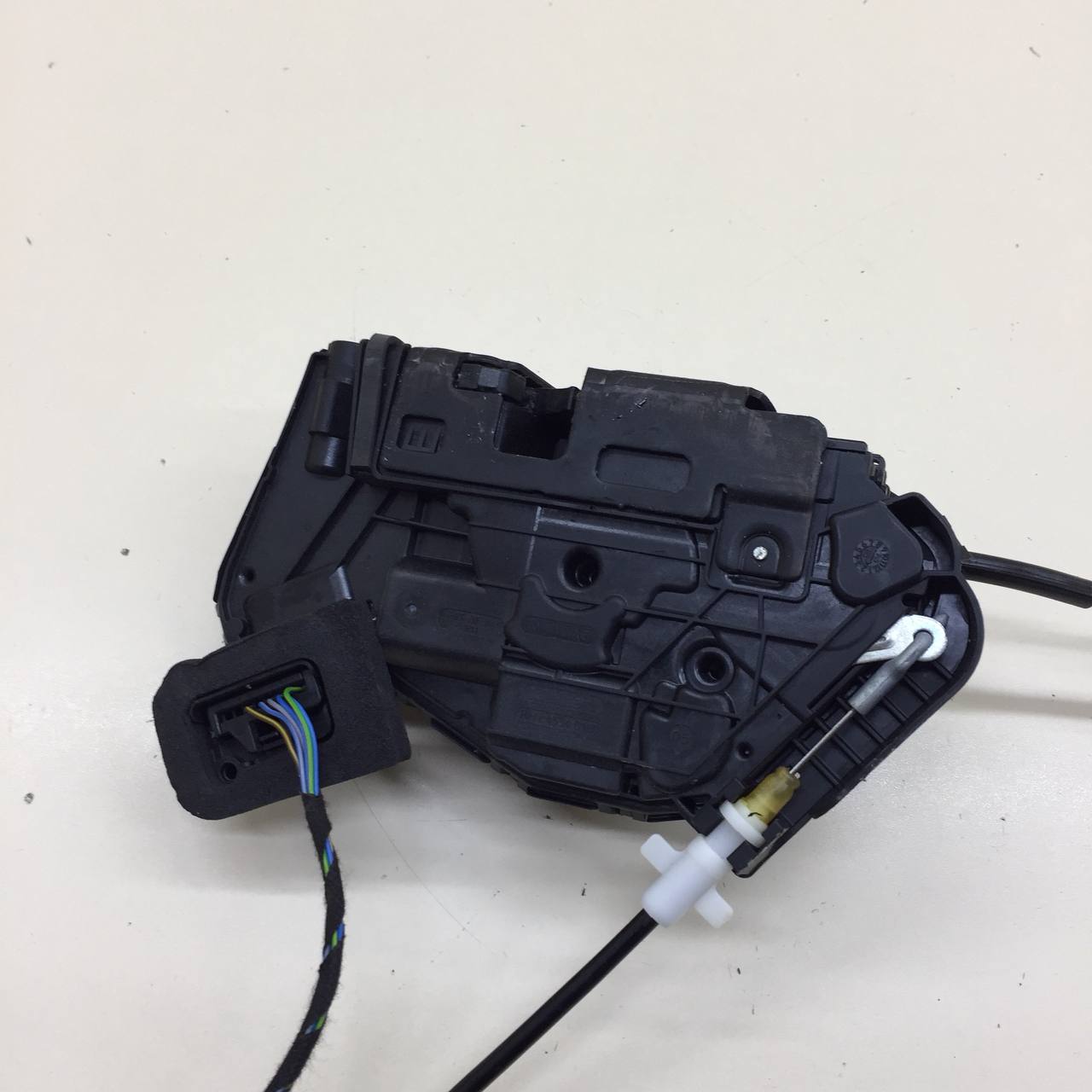 Замок двери передней правой Skoda Kodiaq 2016>