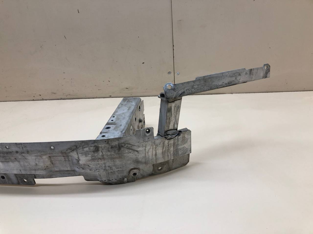 Усилитель переднего бампера BMW X7 G07 2018>