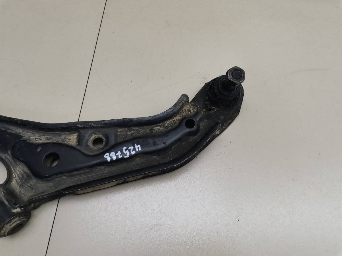 Рычаг передний левый Nissan Almera (N15) 1995-2000