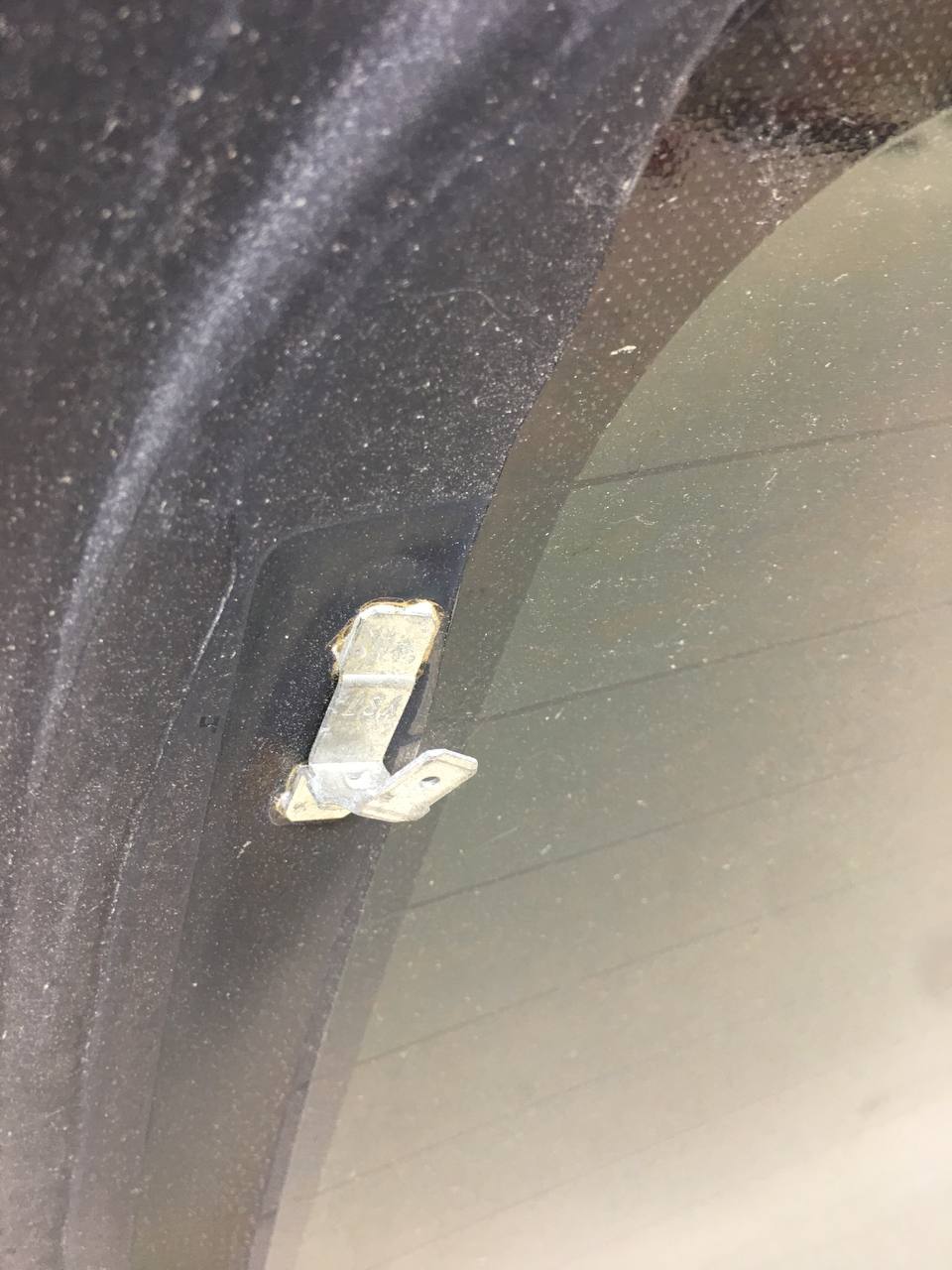 Стекло заднее Kia Sorento (BL, JC) 2002-2009