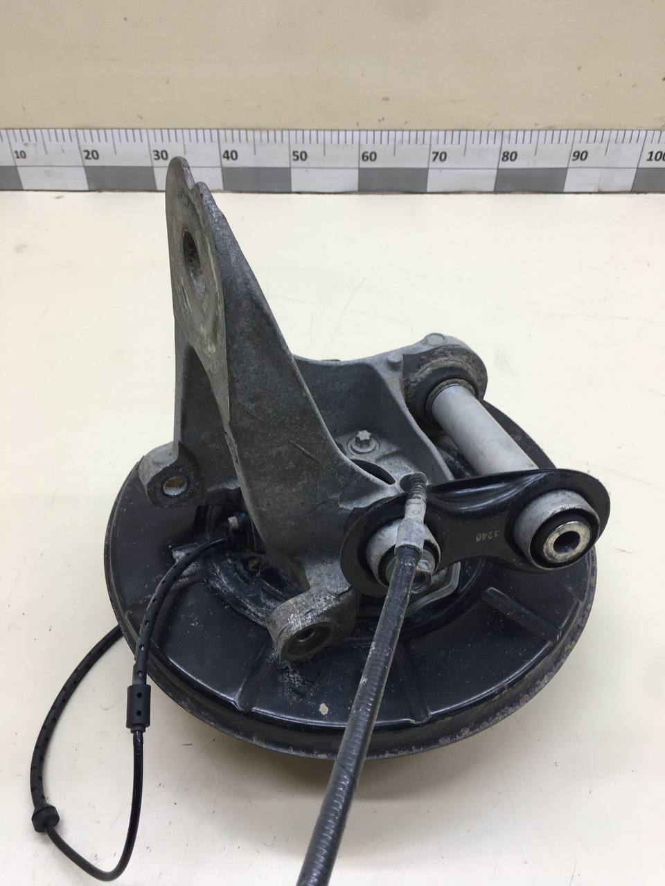 Кулак поворотный задний правый BMW X5 E53 2000-2007