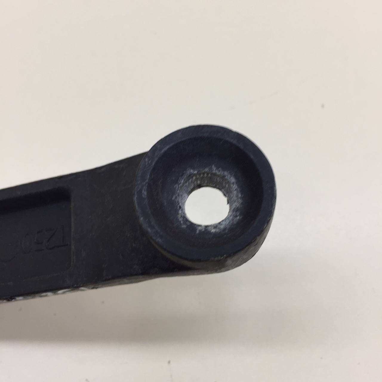 Поводок стеклоочистителя передний левый Chevrolet Aveo T250 2005-2011