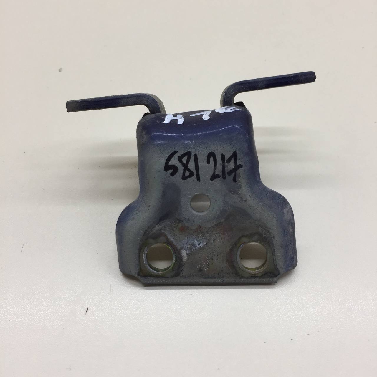 Петля двери задней левой нижняя Suzuki Liana 2001-2007