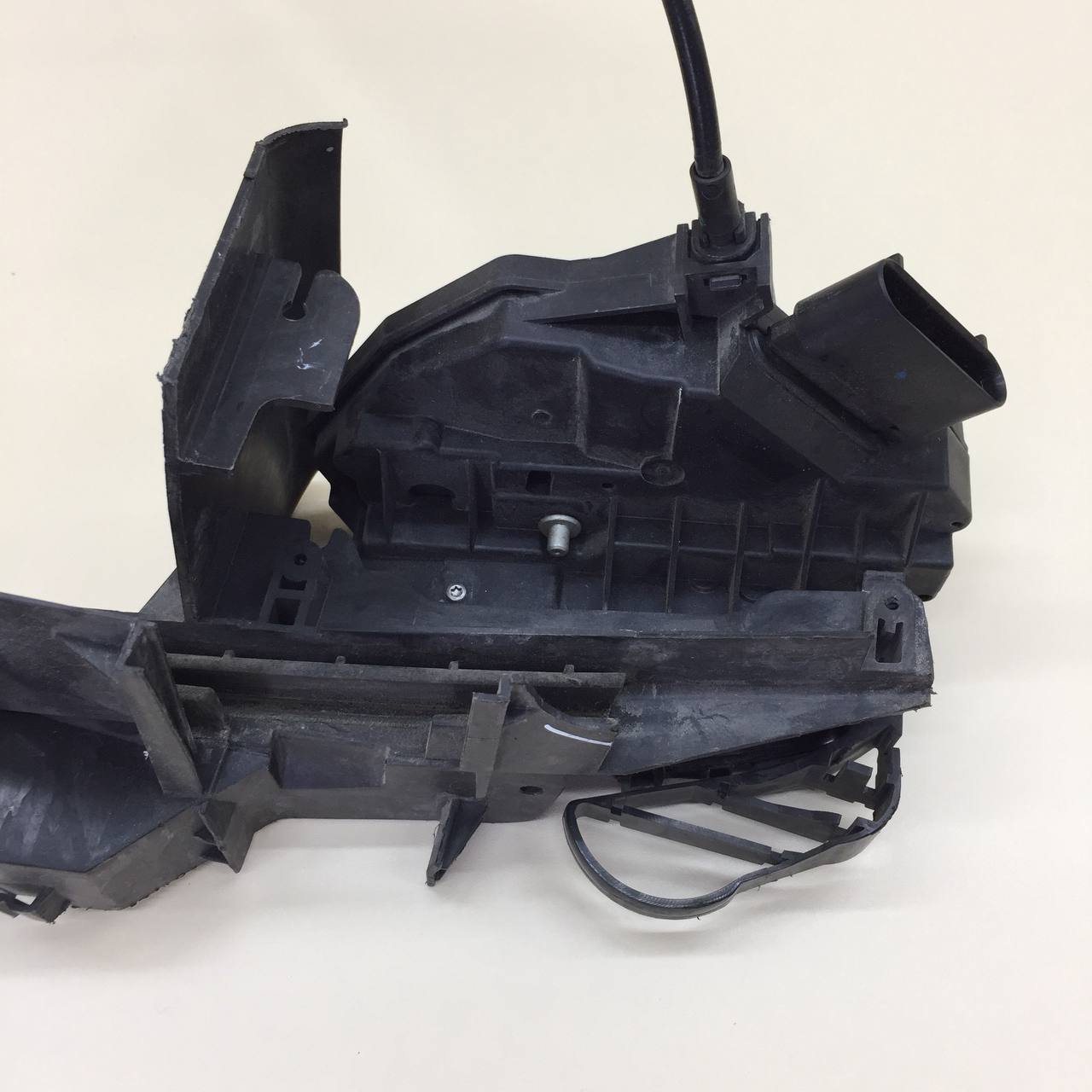 Замок двери передней правой Ford Focus 3 2011>