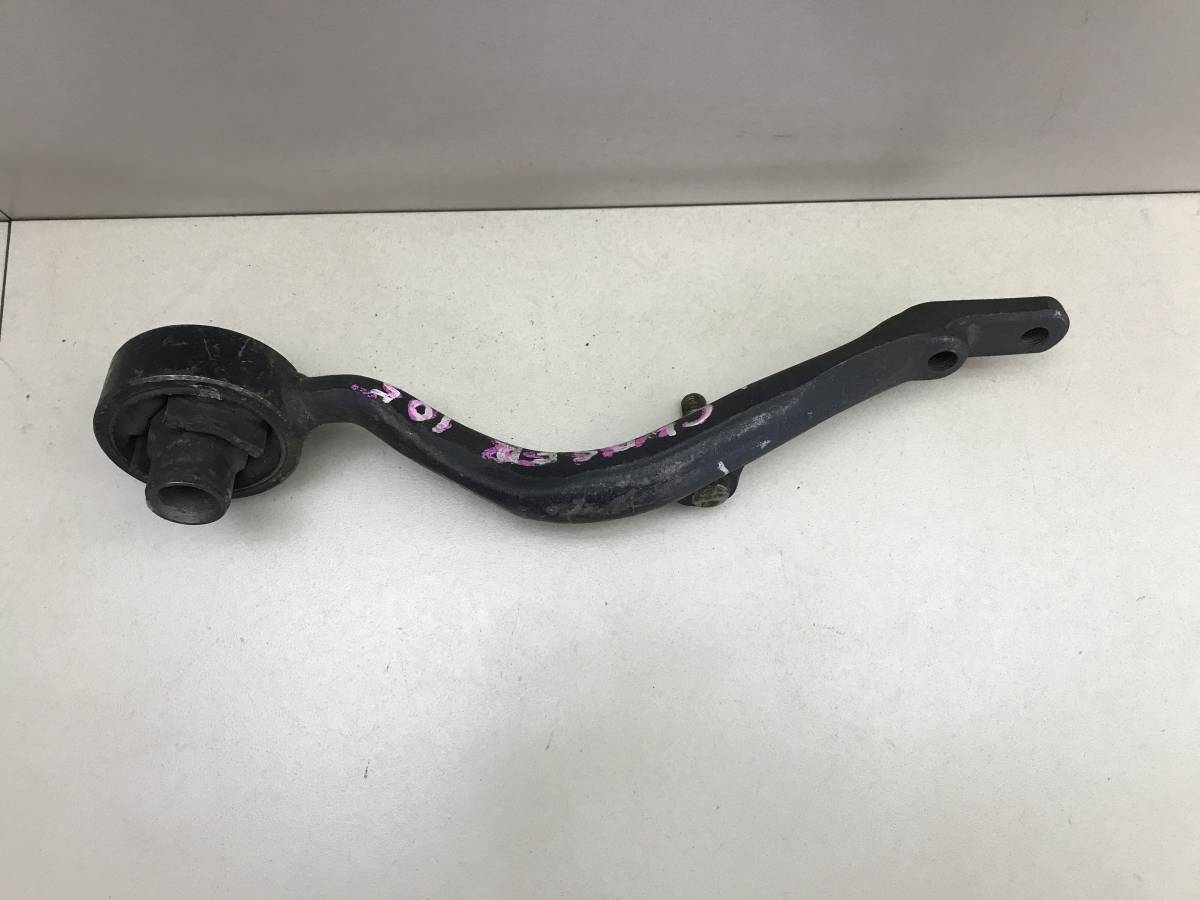 Рычаг передний нижний левый Toyota Chaser (Х100) 1996–2001