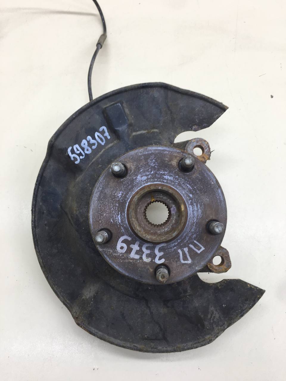 Кулак поворотный передний правый Geely Emgrand EC7 2008>