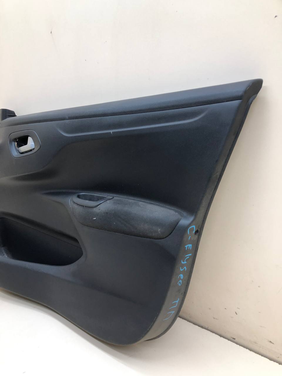 Обшивка двери передней правой Citroen C-Elysee 2012-2017