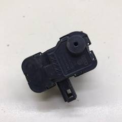 Активатор замка крышки бензобака Skoda Octavia (A7) 2013>