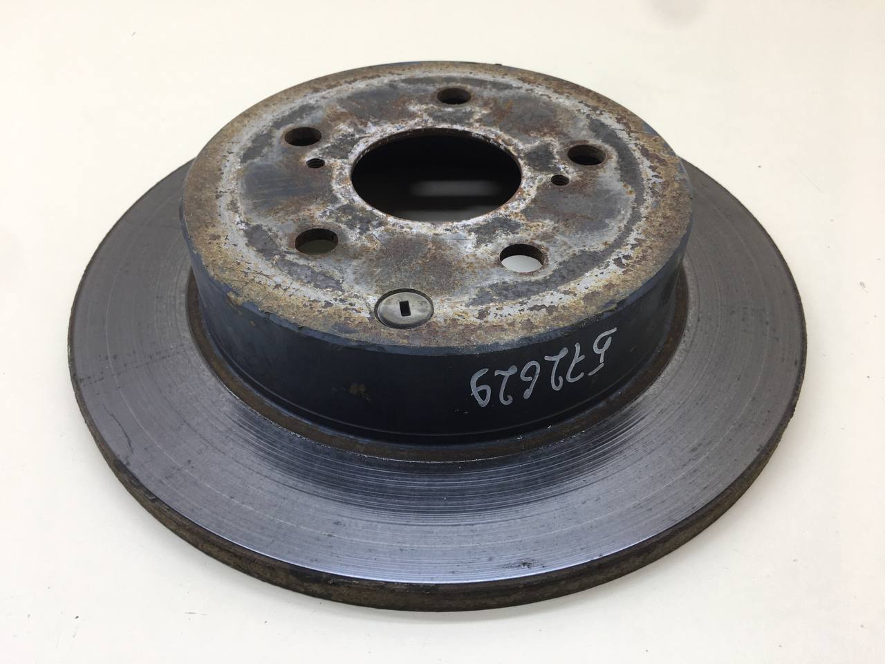 Диск тормозной задний Toyota Rav 4 (XA40) 2013-2019