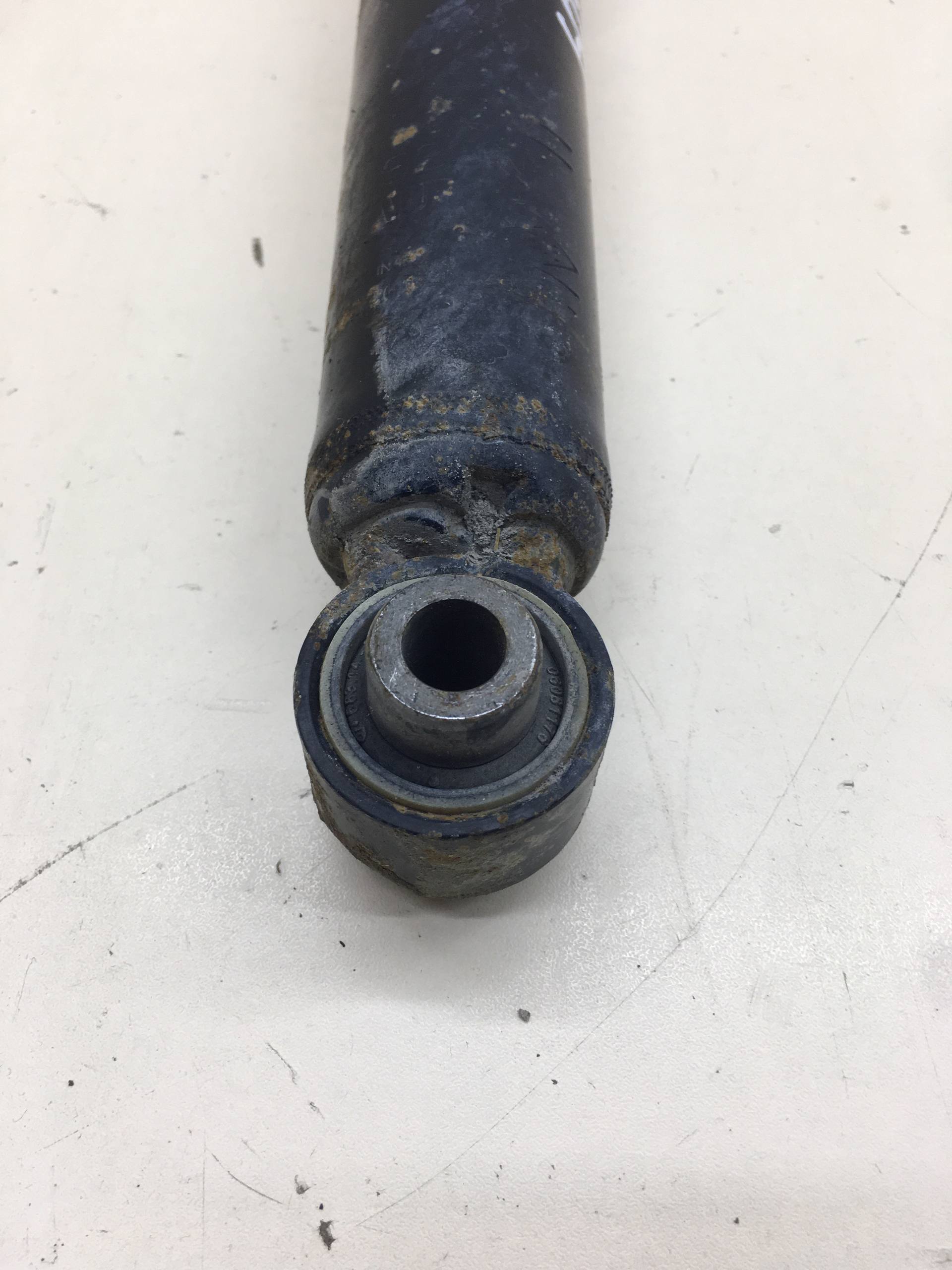 Амортизатор задний Nissan Qashqai (J11) 2014>