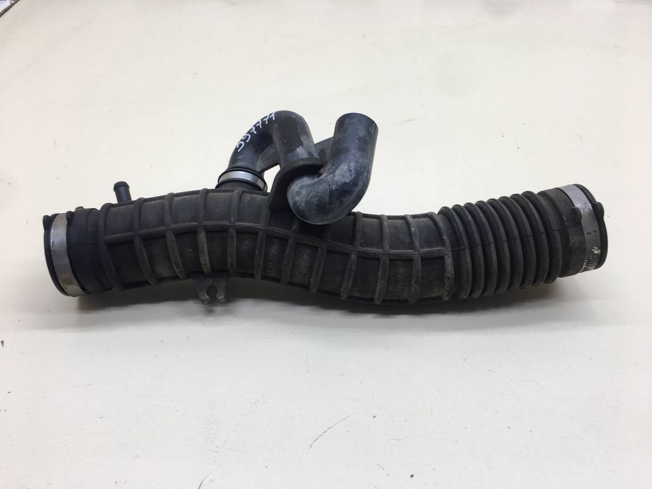 Патрубок воздушного фильтра Renault Megane (3) 2009-2016