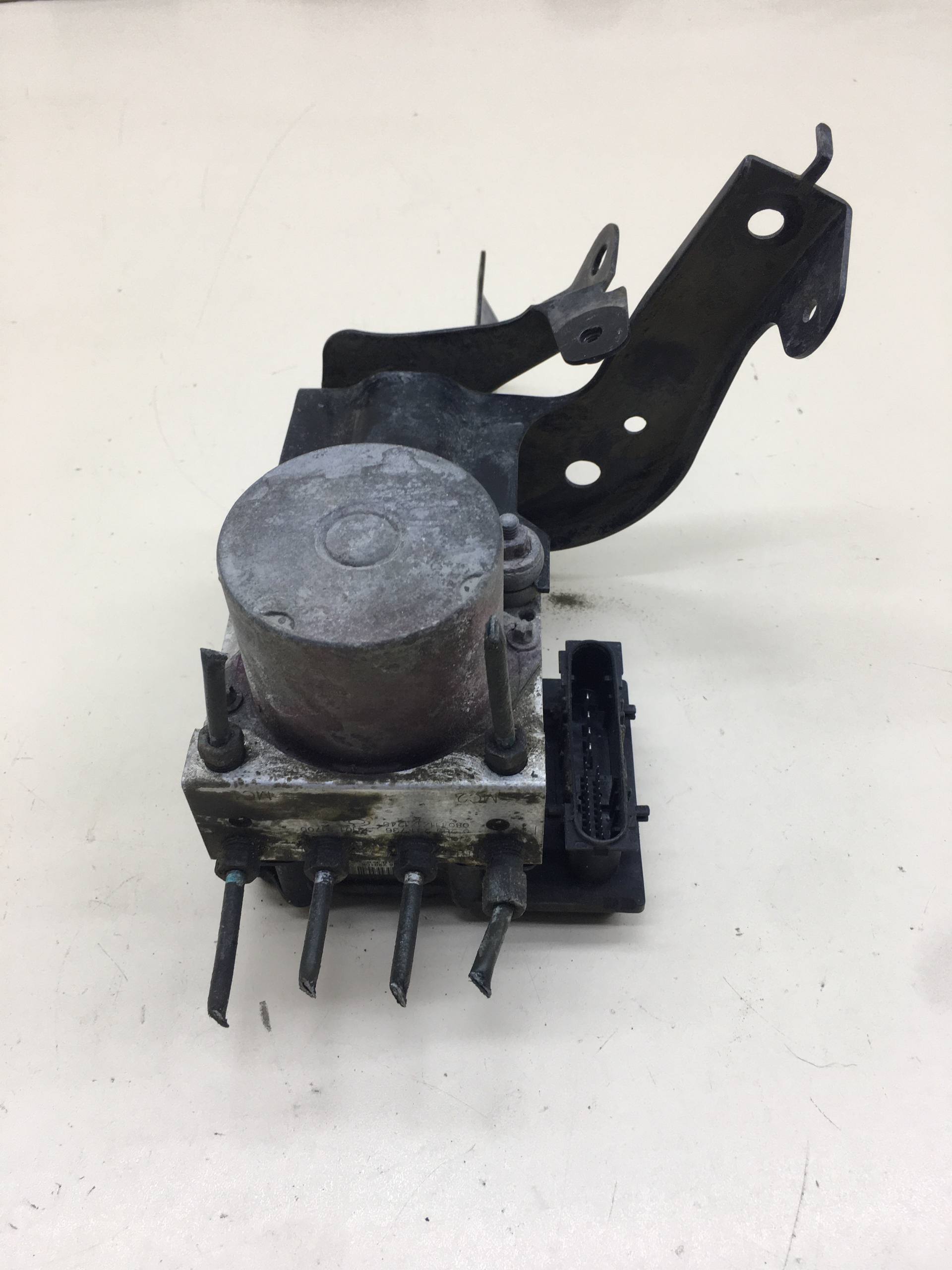 Блок ABS (насос) Nissan Almera Classic (B10) 2006-2013