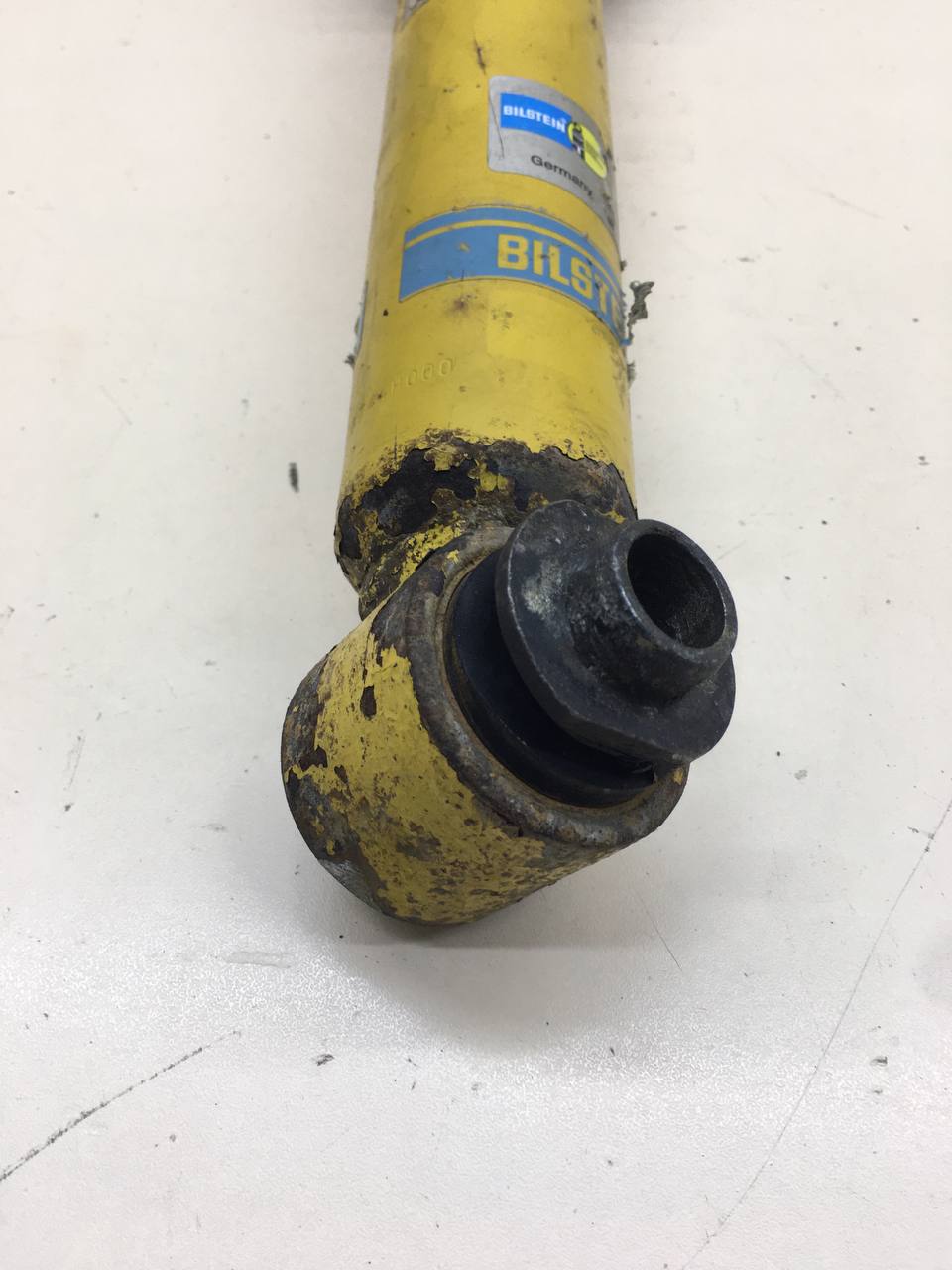 Амортизатор задний BMW X5 E53 2000-2007