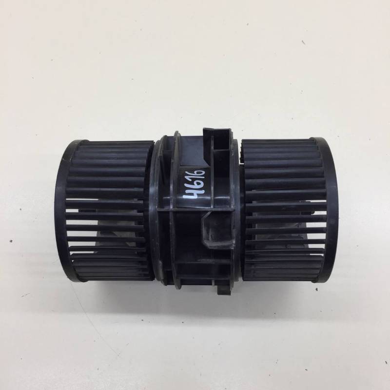 Моторчик отопителя Renault Fluence 2010-2017