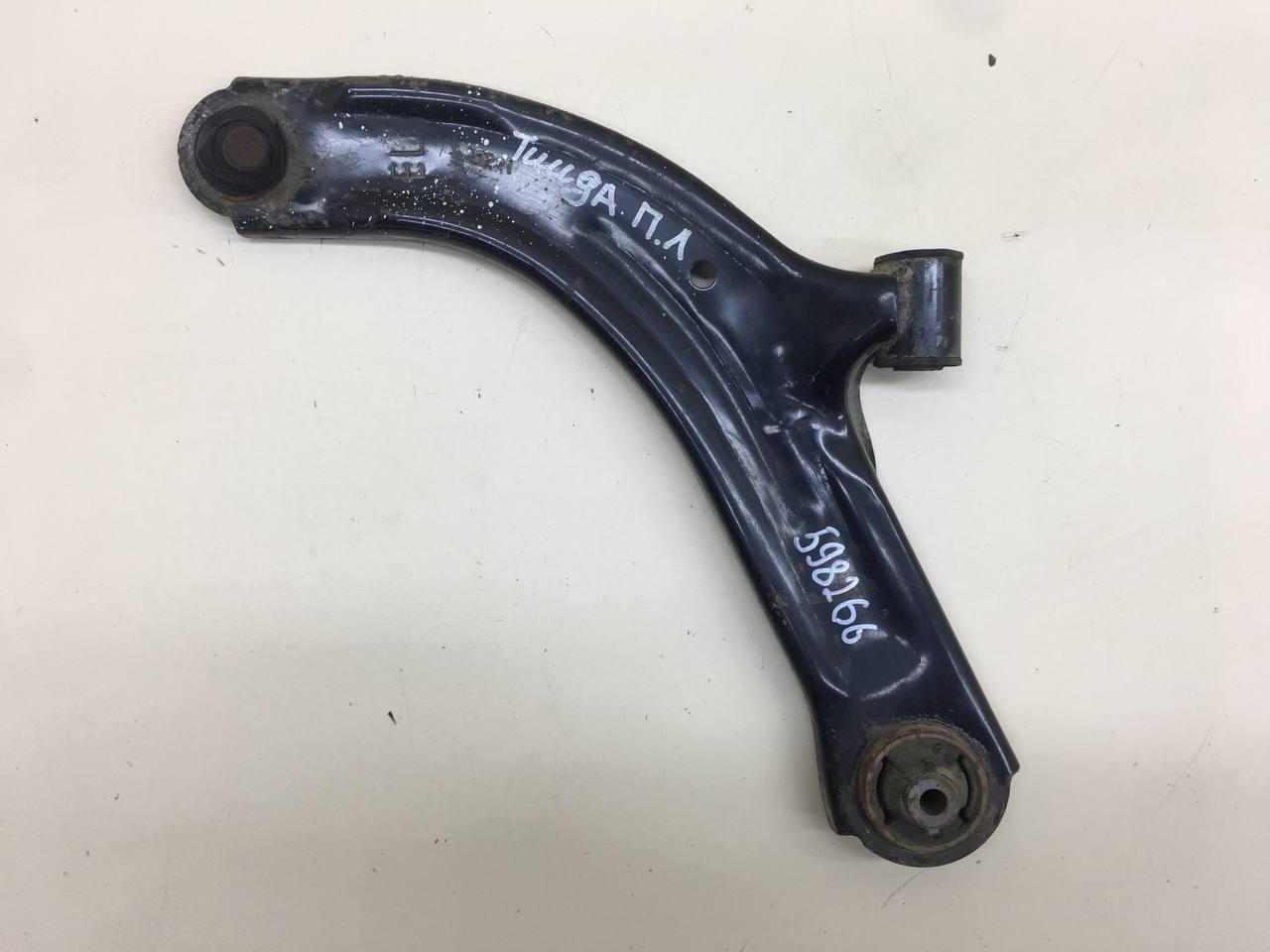 Рычаг передний левый Nissan Tiida (C11) 2007-2014