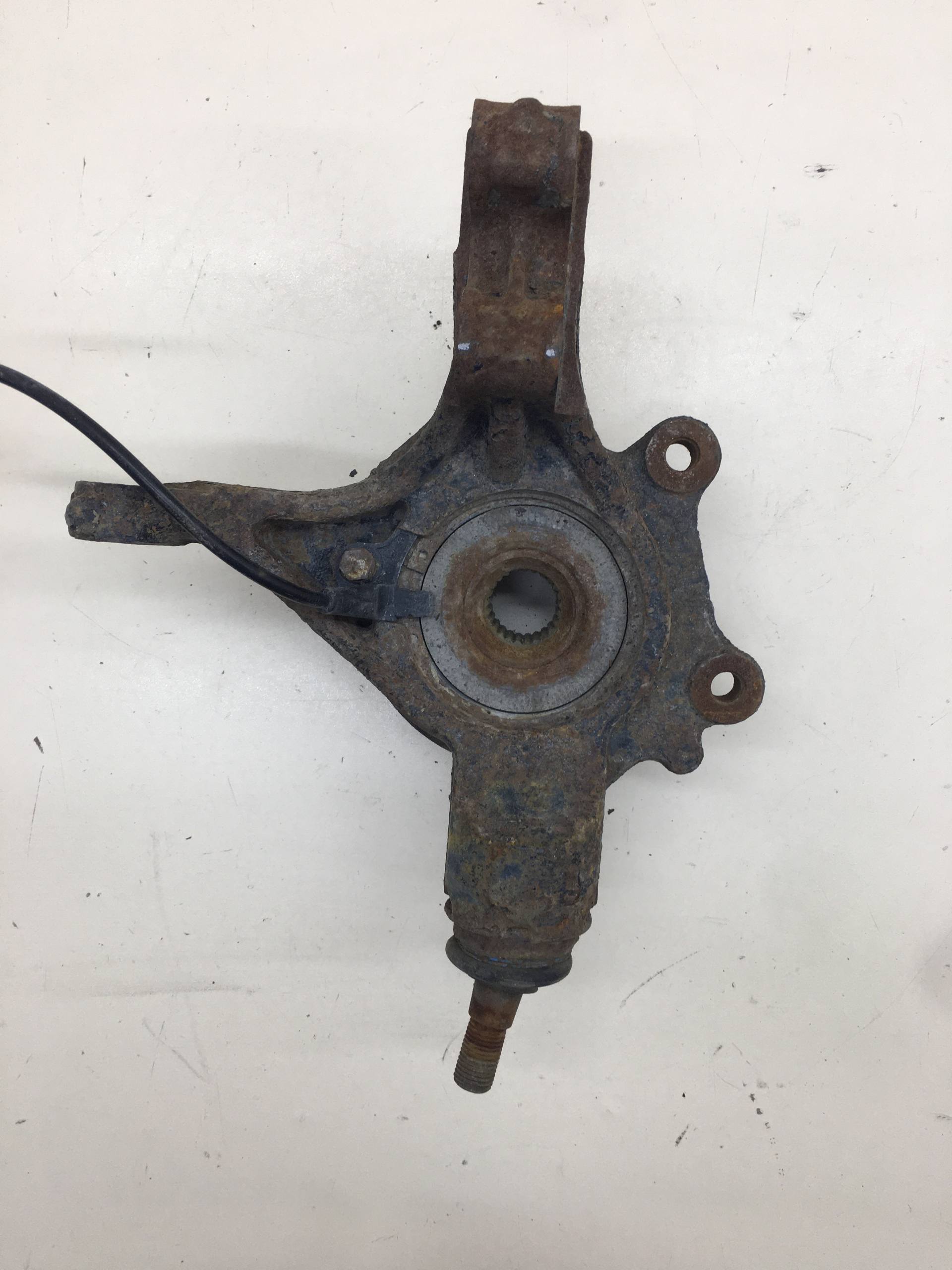 Кулак поворотный передний левый Peugeot 308 2007>