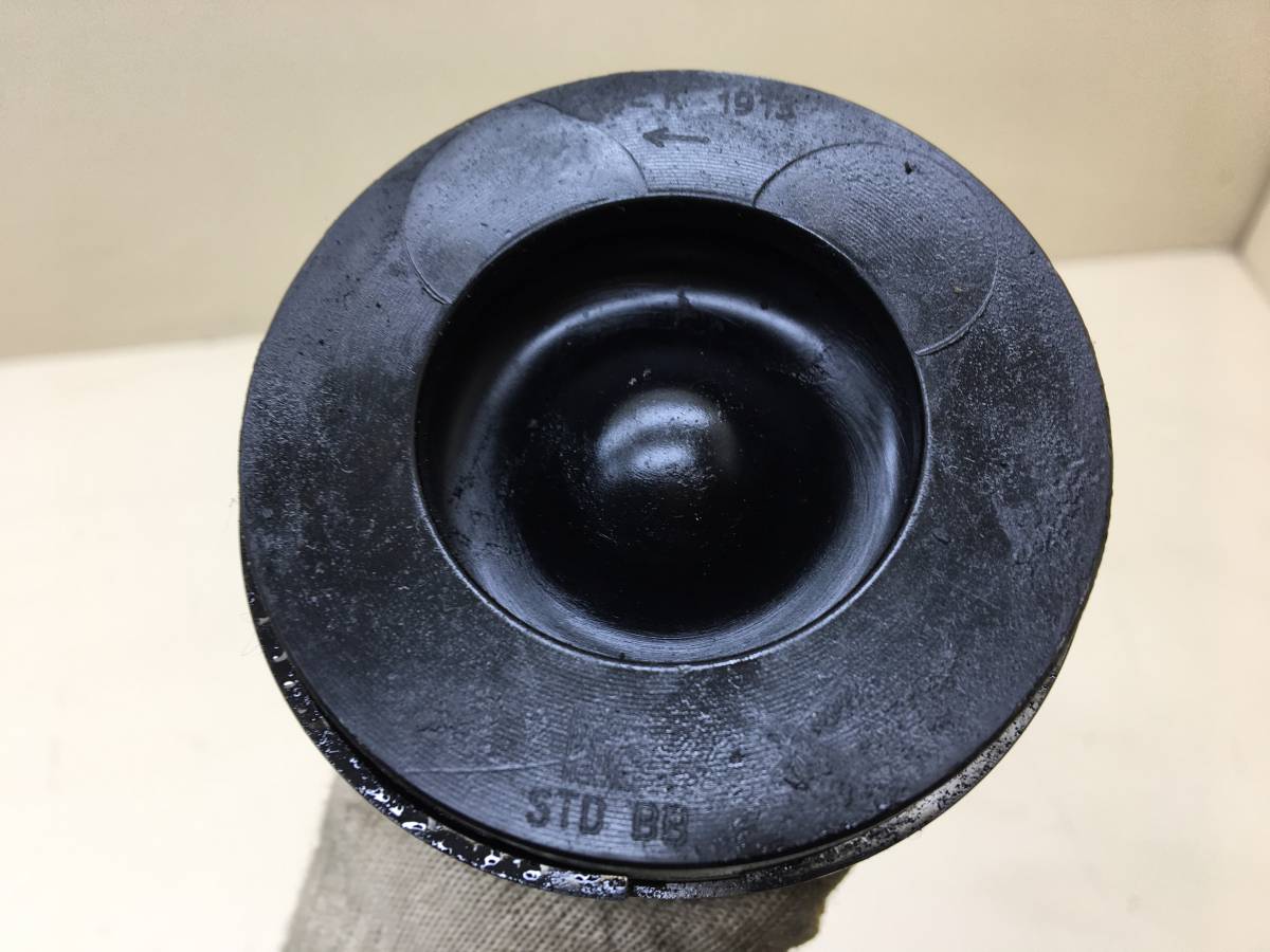 Поршень с шатуном Jaguar XE (760) 2014-2021