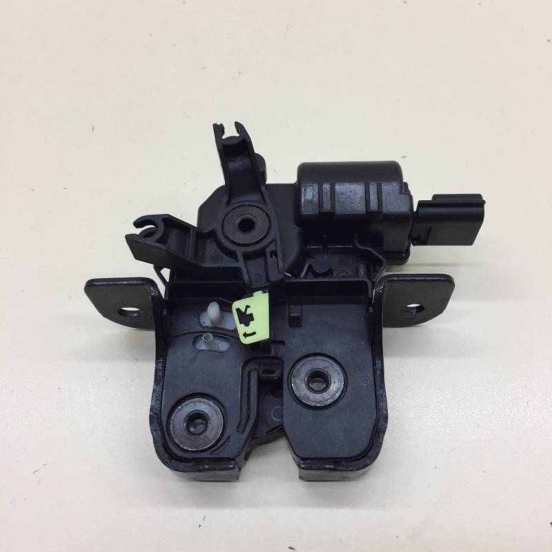 Замок багажника Lada Vesta 2015>