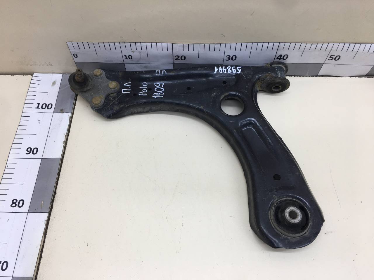 Рычаг передний левый Volkswagen Polo (HB) 2009>