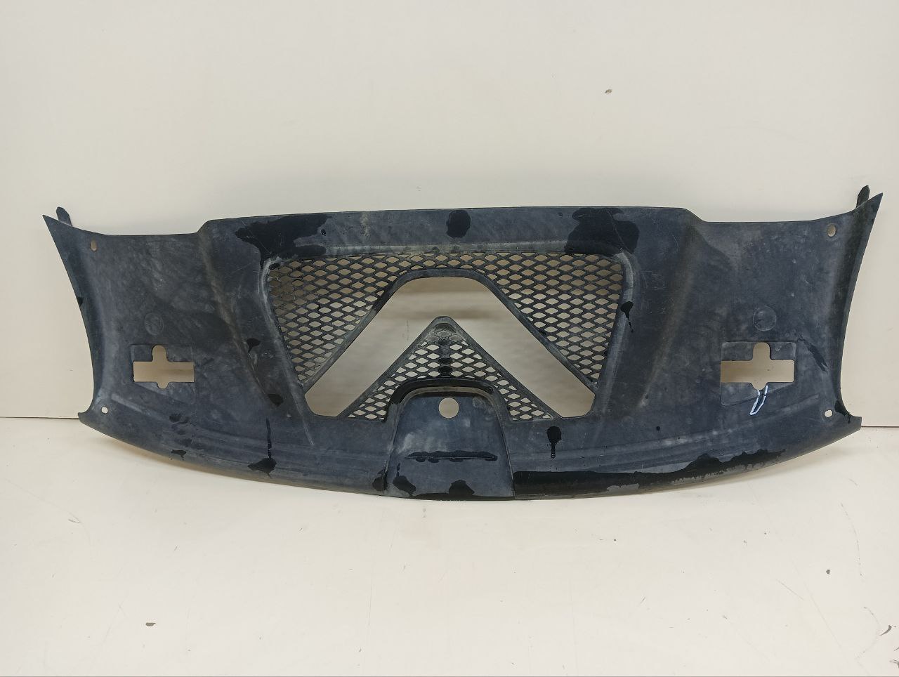 Кожух замка капота Porsche Macan 2013>