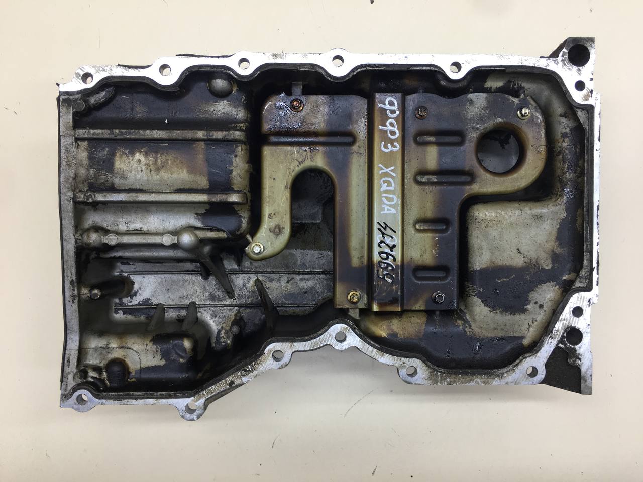 Поддон масляный двигателя Ford Focus 3 2011>