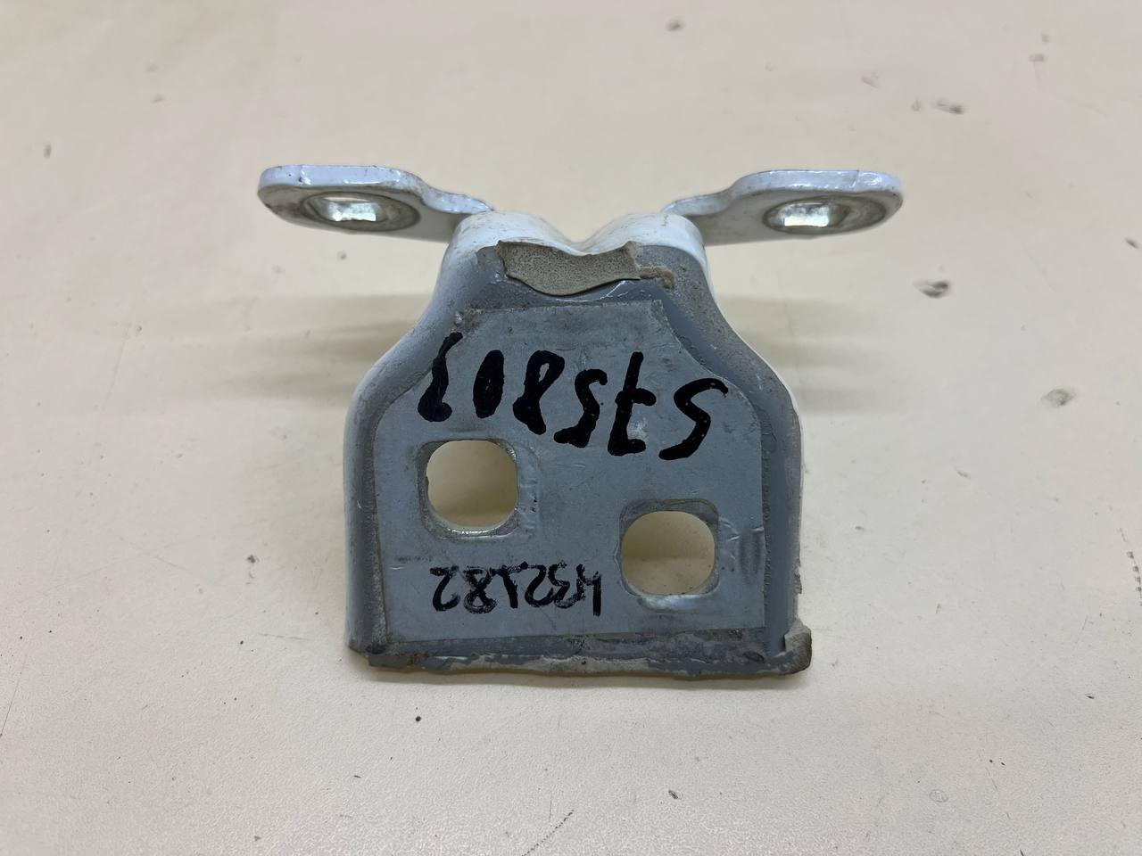 Петля двери Renault Logan (1) 2005-2014