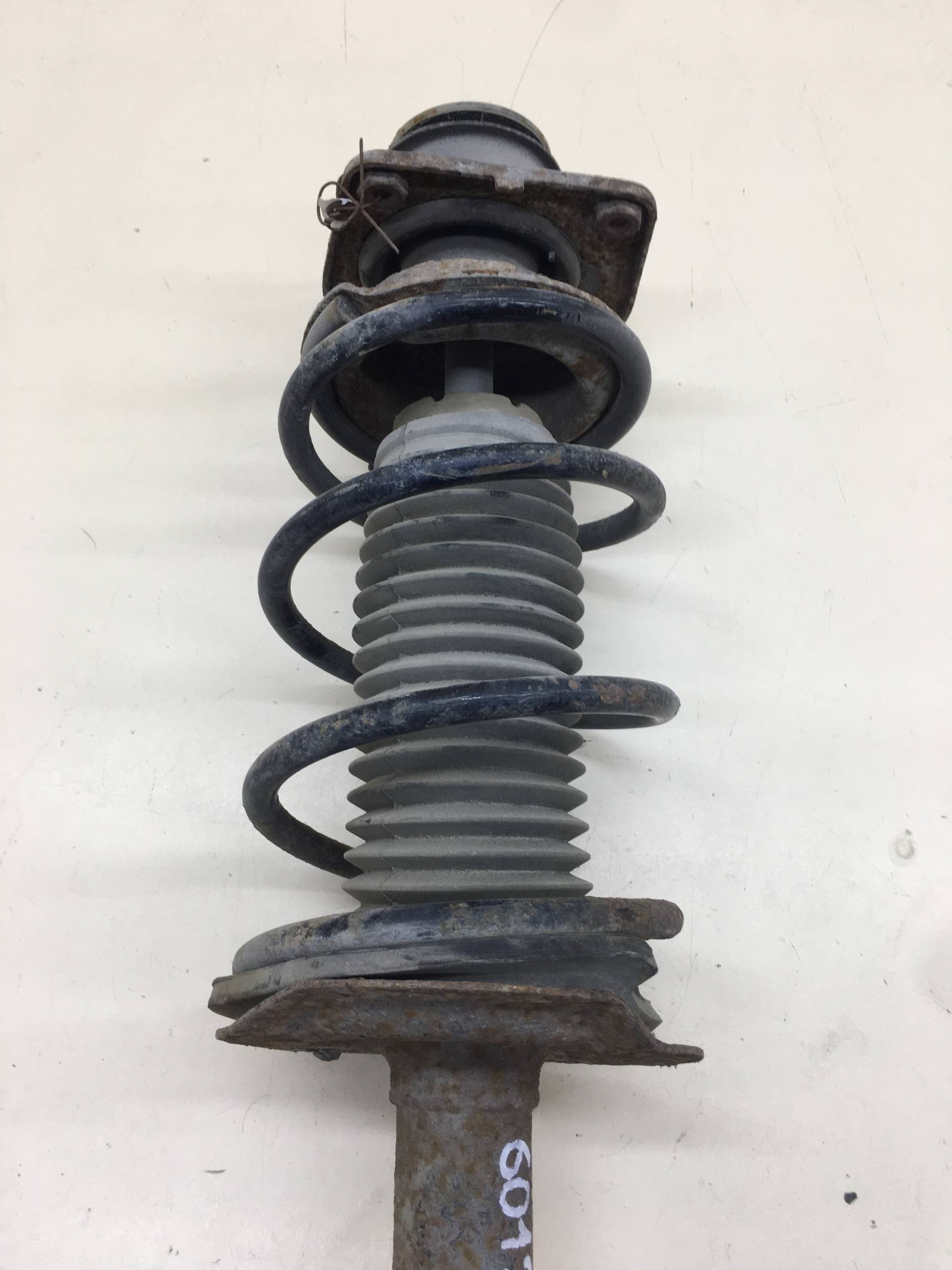 Амортизатор передний Fiat Albea 2002-2012