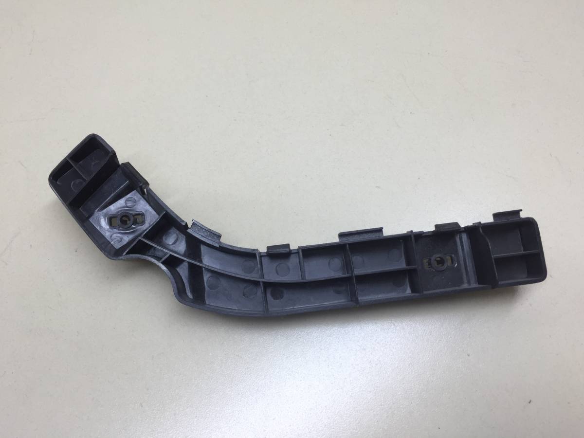 Кронштейн переднего бампера левый Lifan Smily 2008-2017