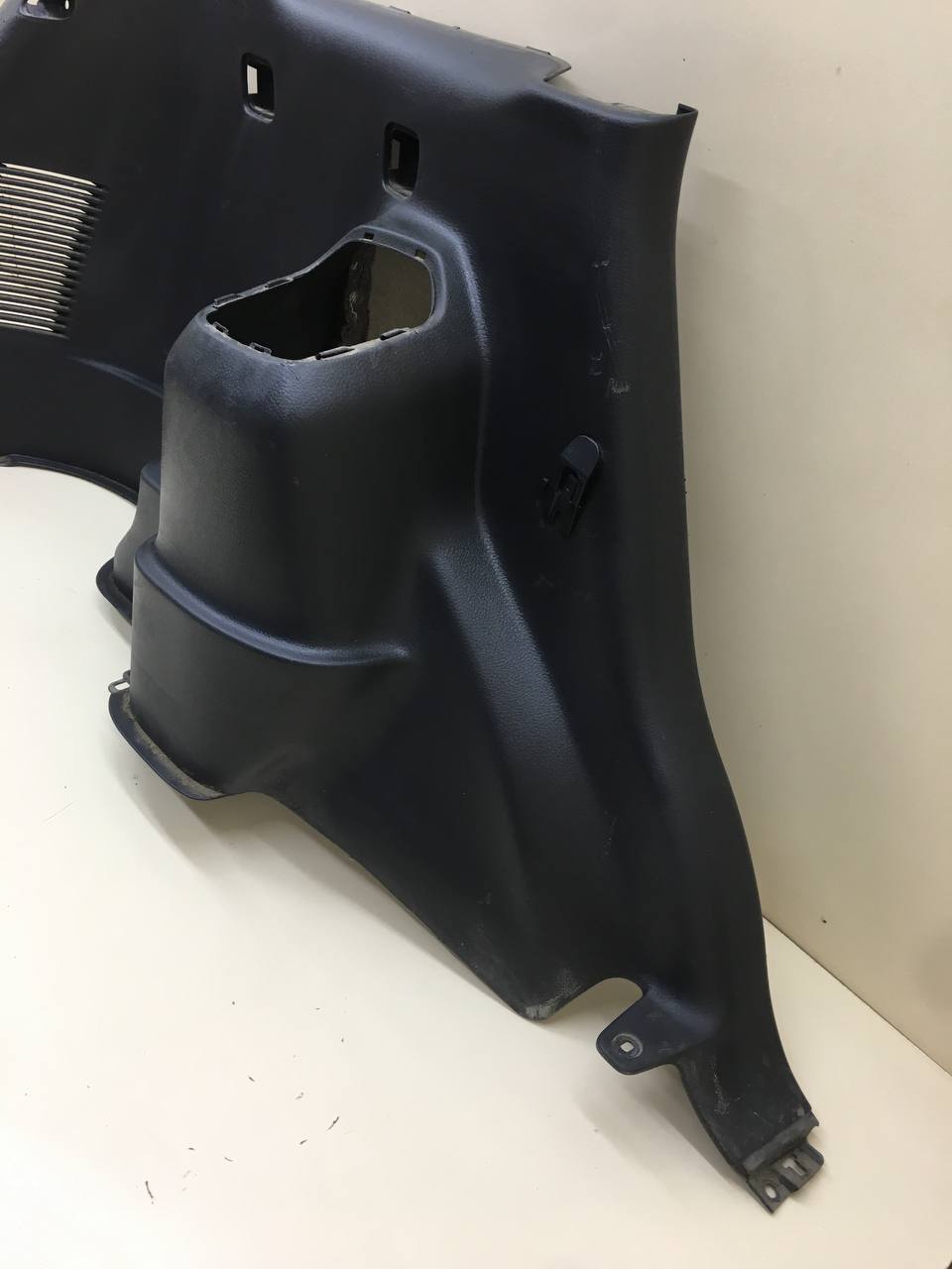 Обшивка багажника Suzuki Liana 2001-2007