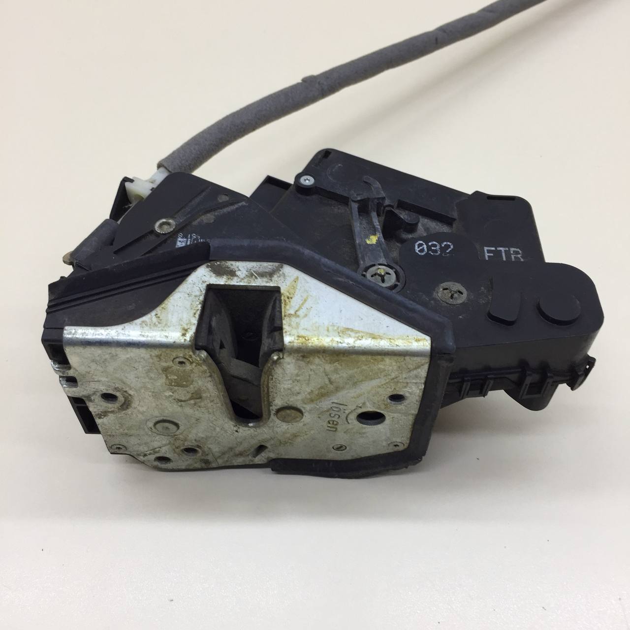 Замок двери передней правой BMW 3-series E46 1998-2005