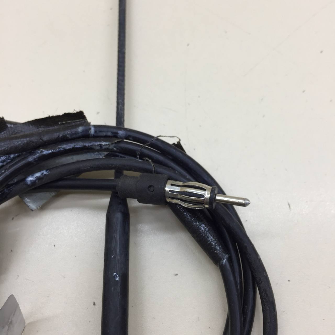 Антенна Lada Granta 2011>