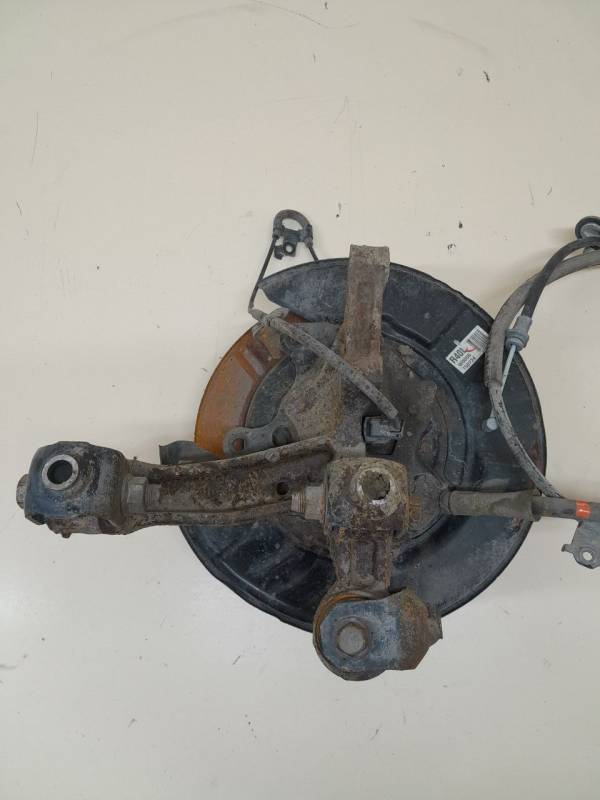 Кулак поворотный задний левый Toyota Camry (XV50) 2011-2017