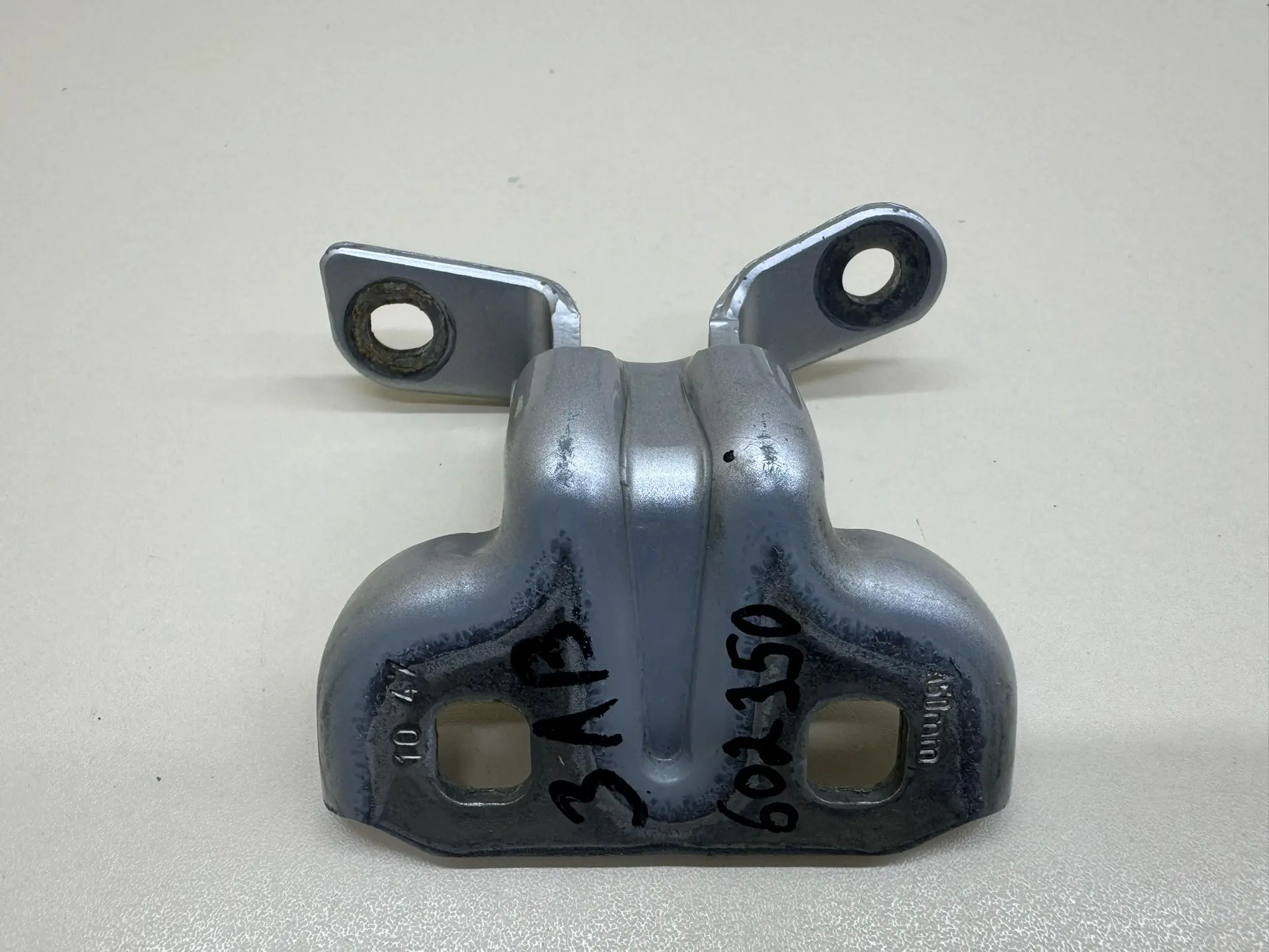 Петля двери задней левой верхняя Chevrolet Cruze (J300) 2009-2016