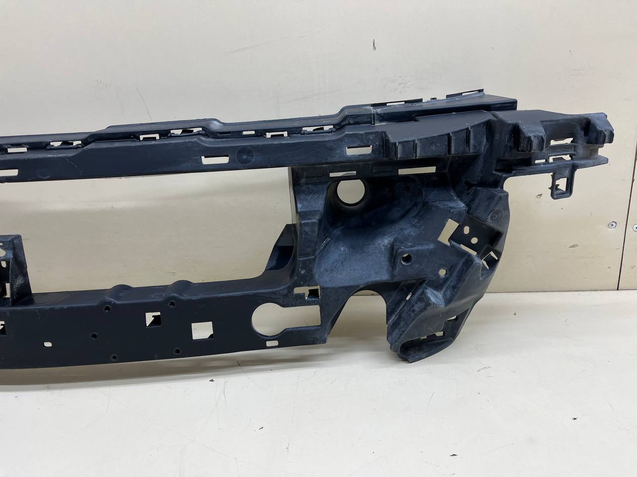 Кронштейн переднего бампера Mercedes-Benz GLE Coupe (C292)  2015-2019