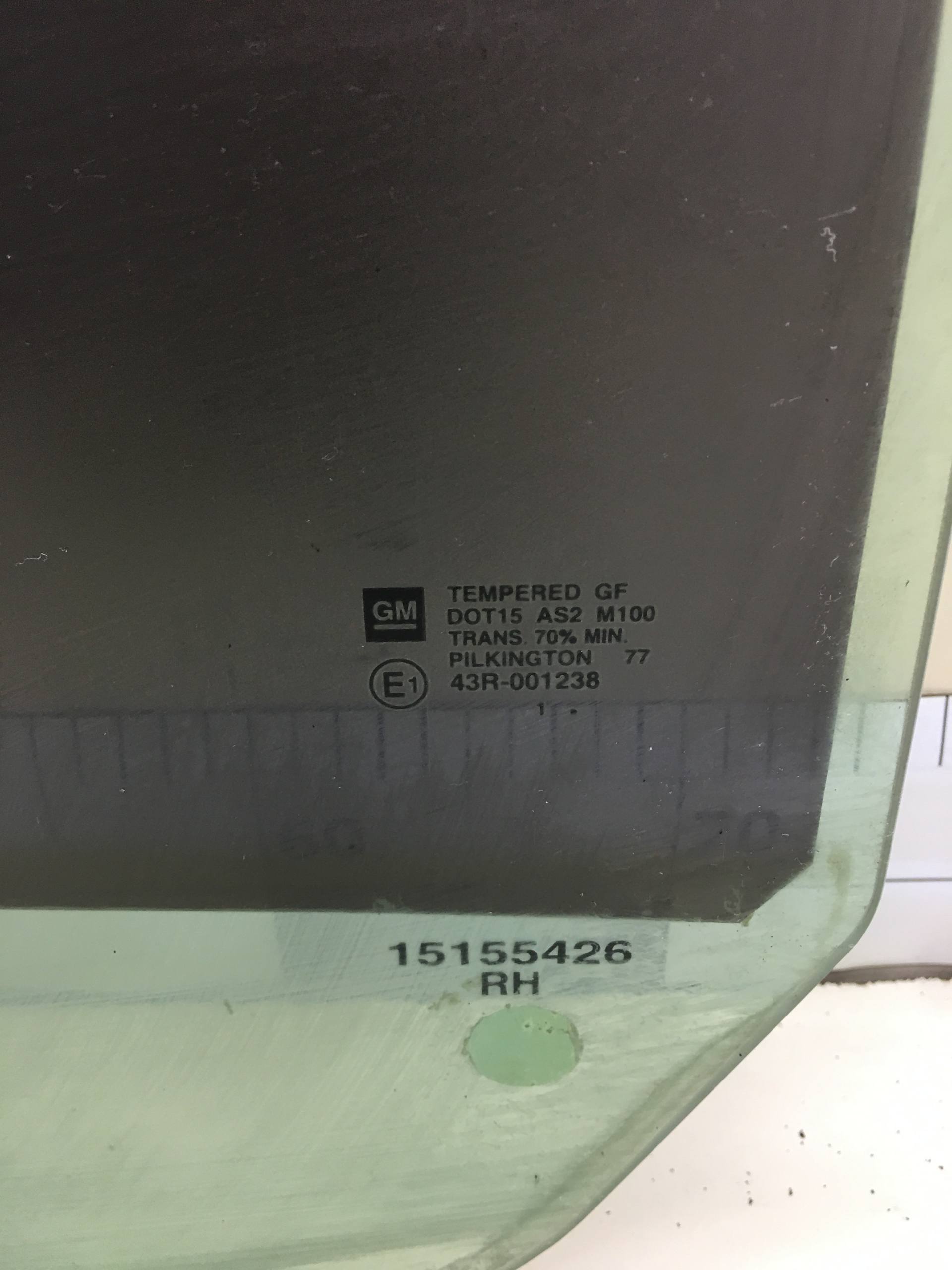 Стекло двери задней правой Chevrolet TrailBlazer (GMT360) 2001-2010