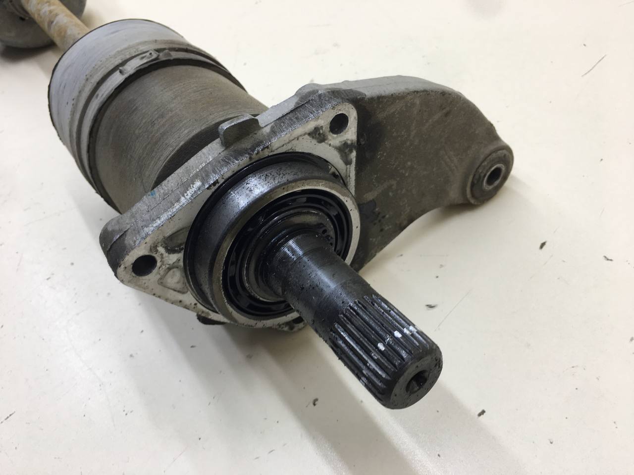 Полуось передняя левая Lada Niva 4х4 2121 1977-2021