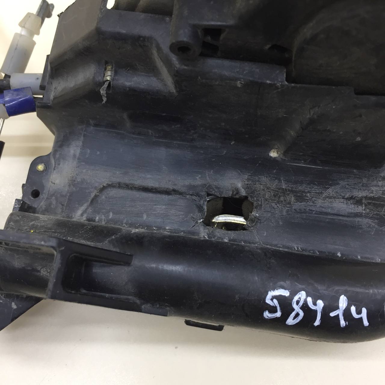 Замок двери передней правой Mazda Demio (DY) 2002-2007