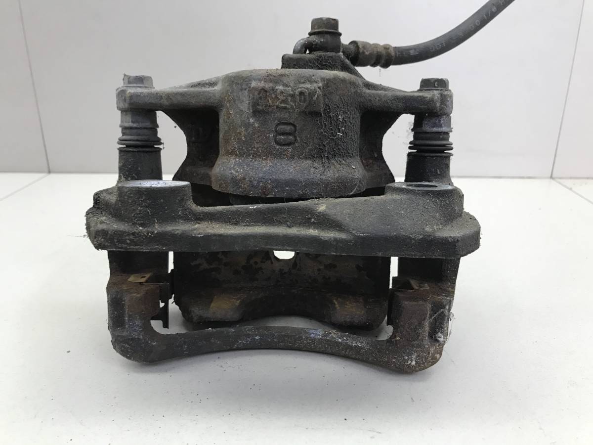 Суппорт передний левый Toyota Crown (S170) 1999-2003