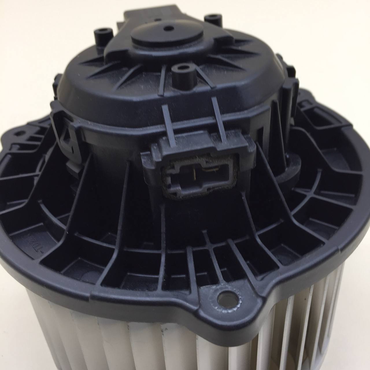 Моторчик отопителя Genesis G70 2017-2022