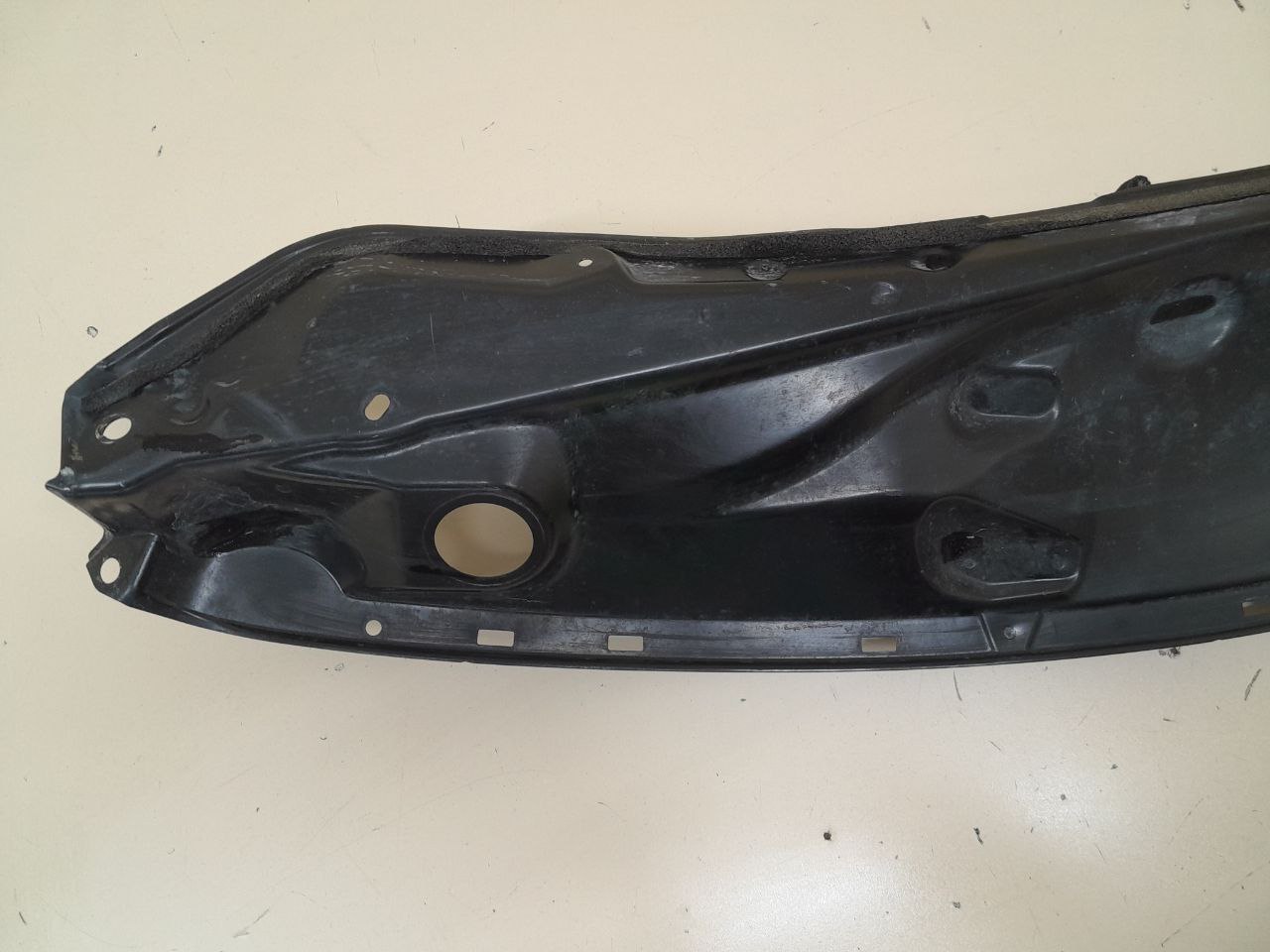 Водосток Peugeot 107 2006-2014