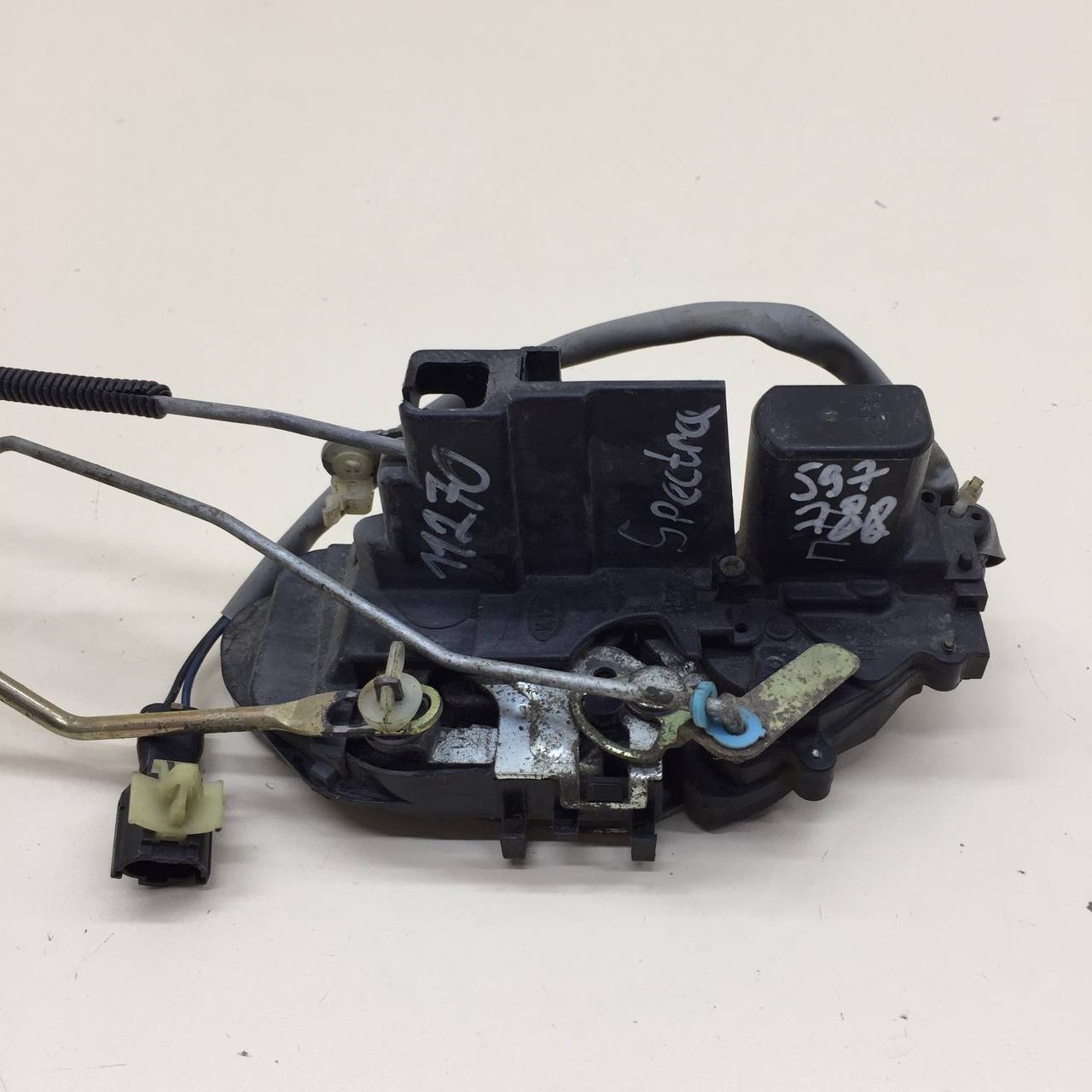 Замок двери передней правой Kia Spectra (SD) 2004-2011