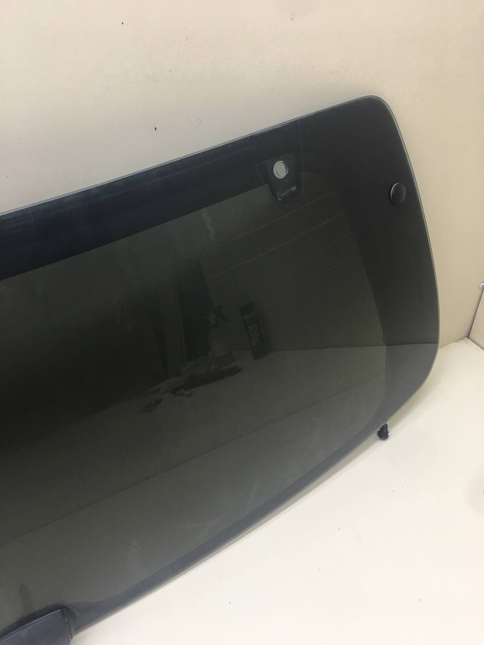 Стекло заднее Kia Sorento (BL, JC) 2002-2009