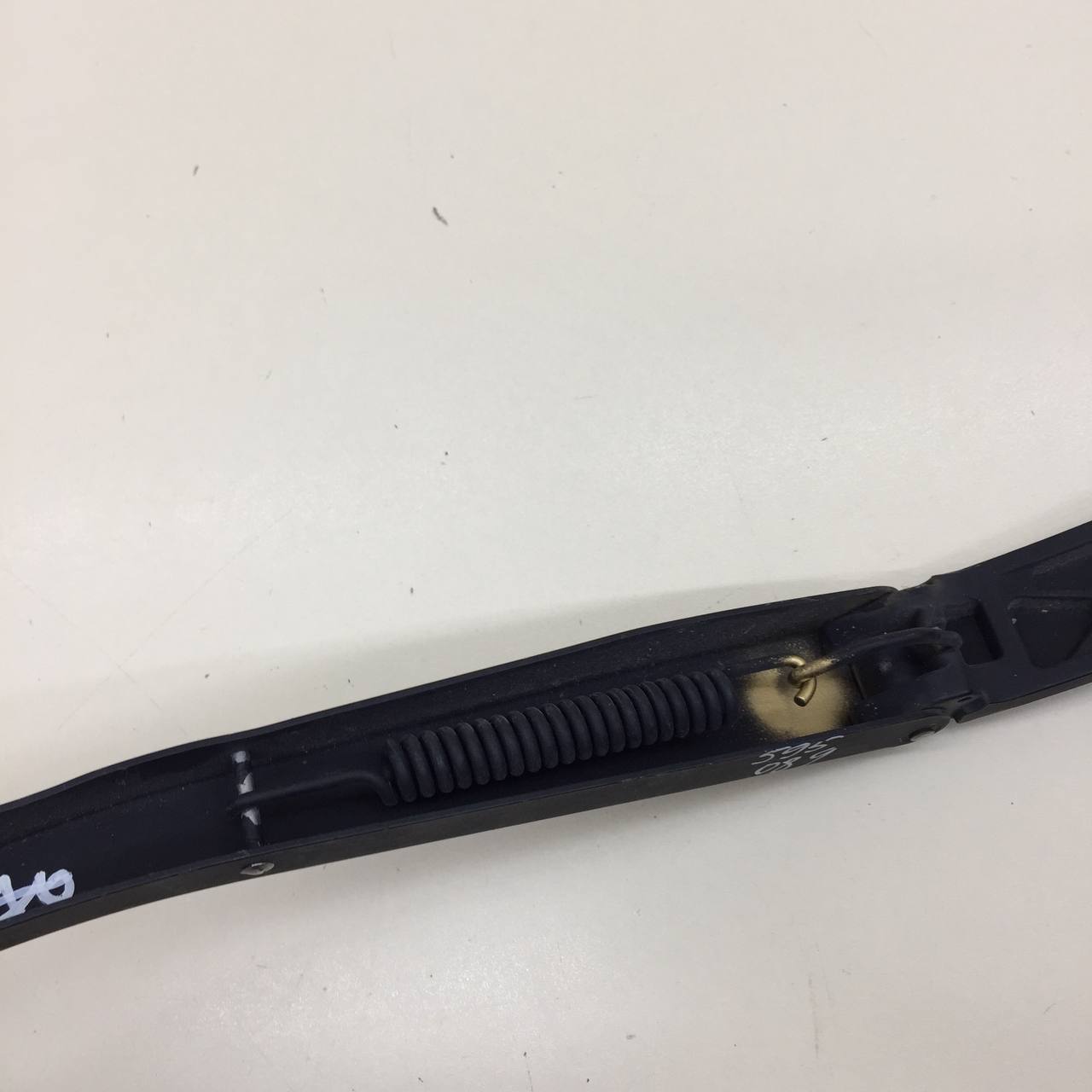 Поводок стеклоочистителя передний правый Hyundai Starex H1/Grand Starex 2007>