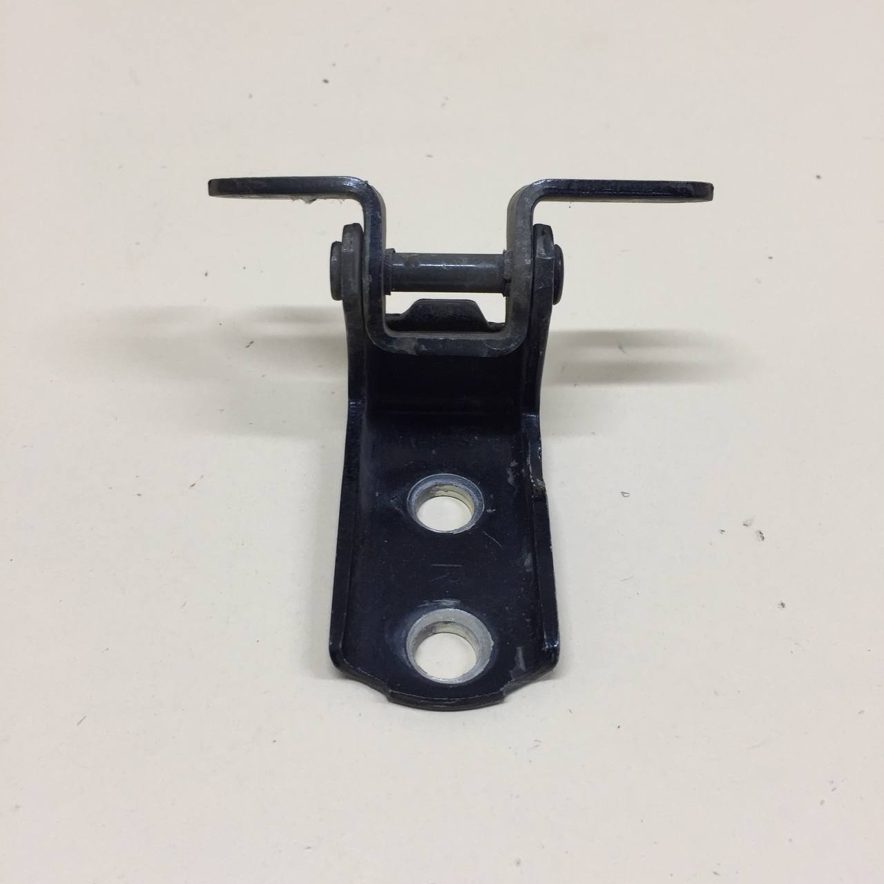 Петля двери задней правой нижняя Toyota Camry (XV50) 2011-2017