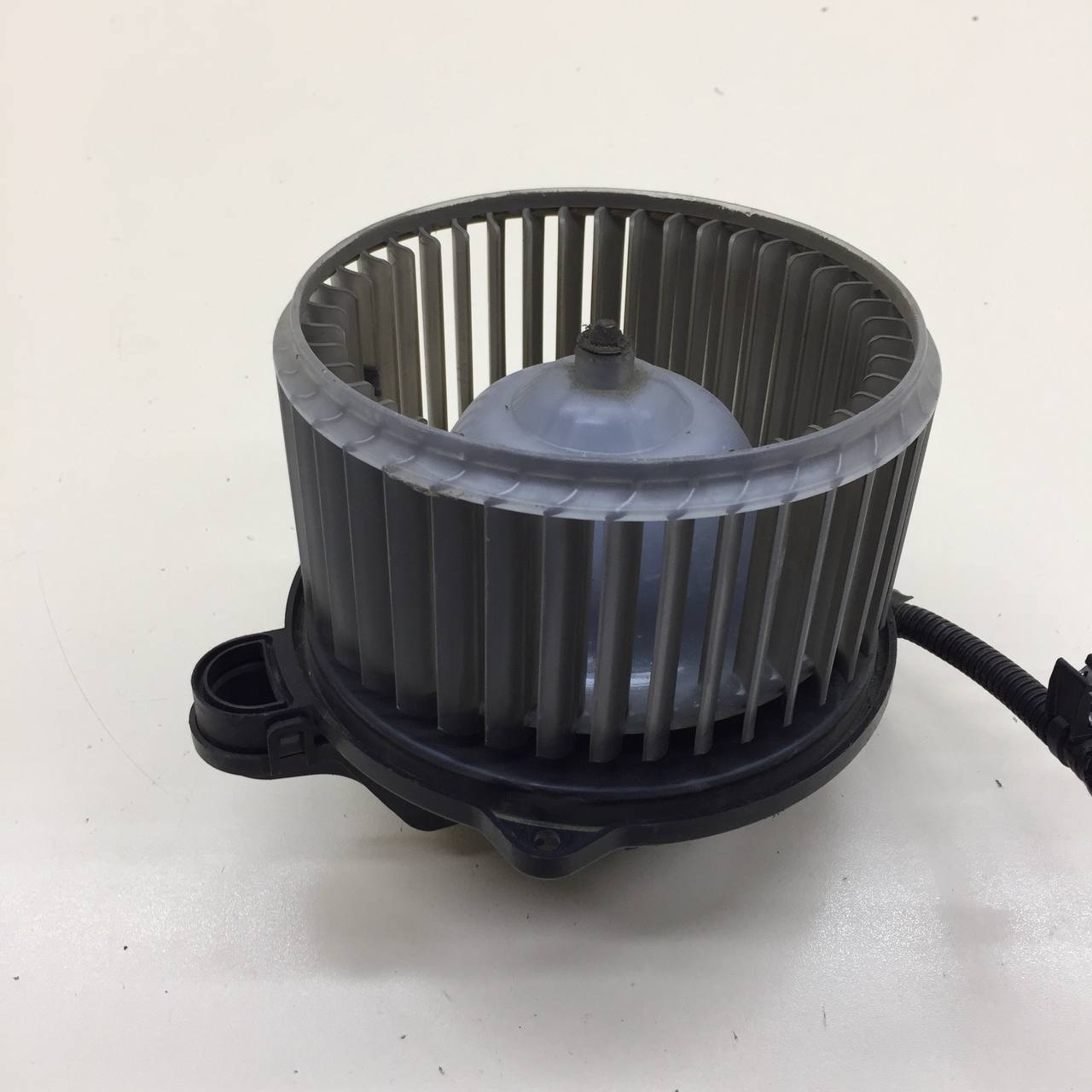 Моторчик отопителя Lada Granta 2011>