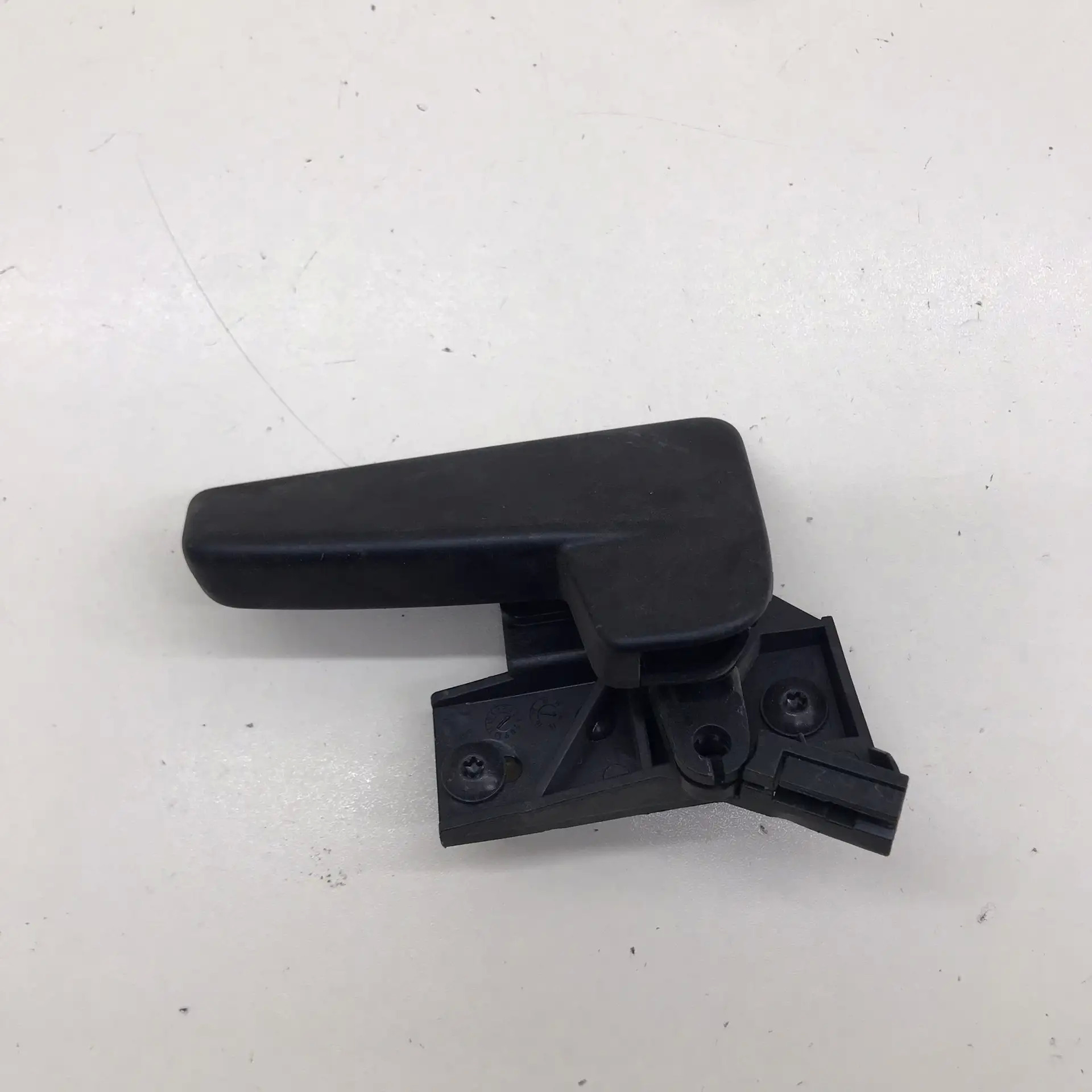 Ручка открывания капота Skoda Octavia (A7) 2013>